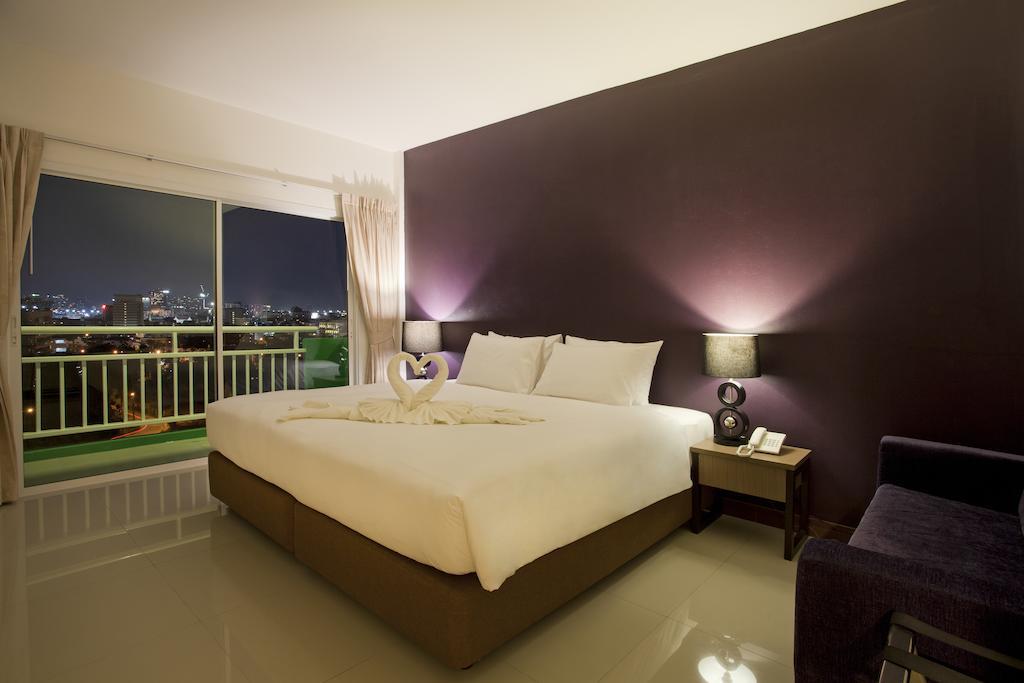 Wiz Hotel Pattaya Zimmer foto