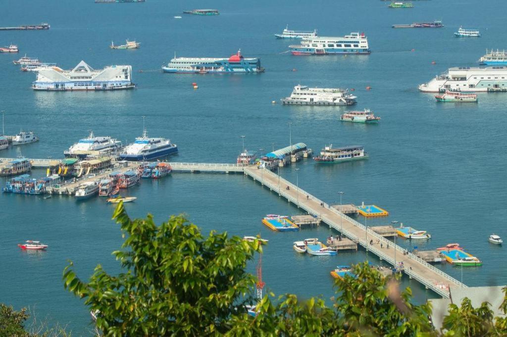 Wiz Hotel Pattaya Exterior foto