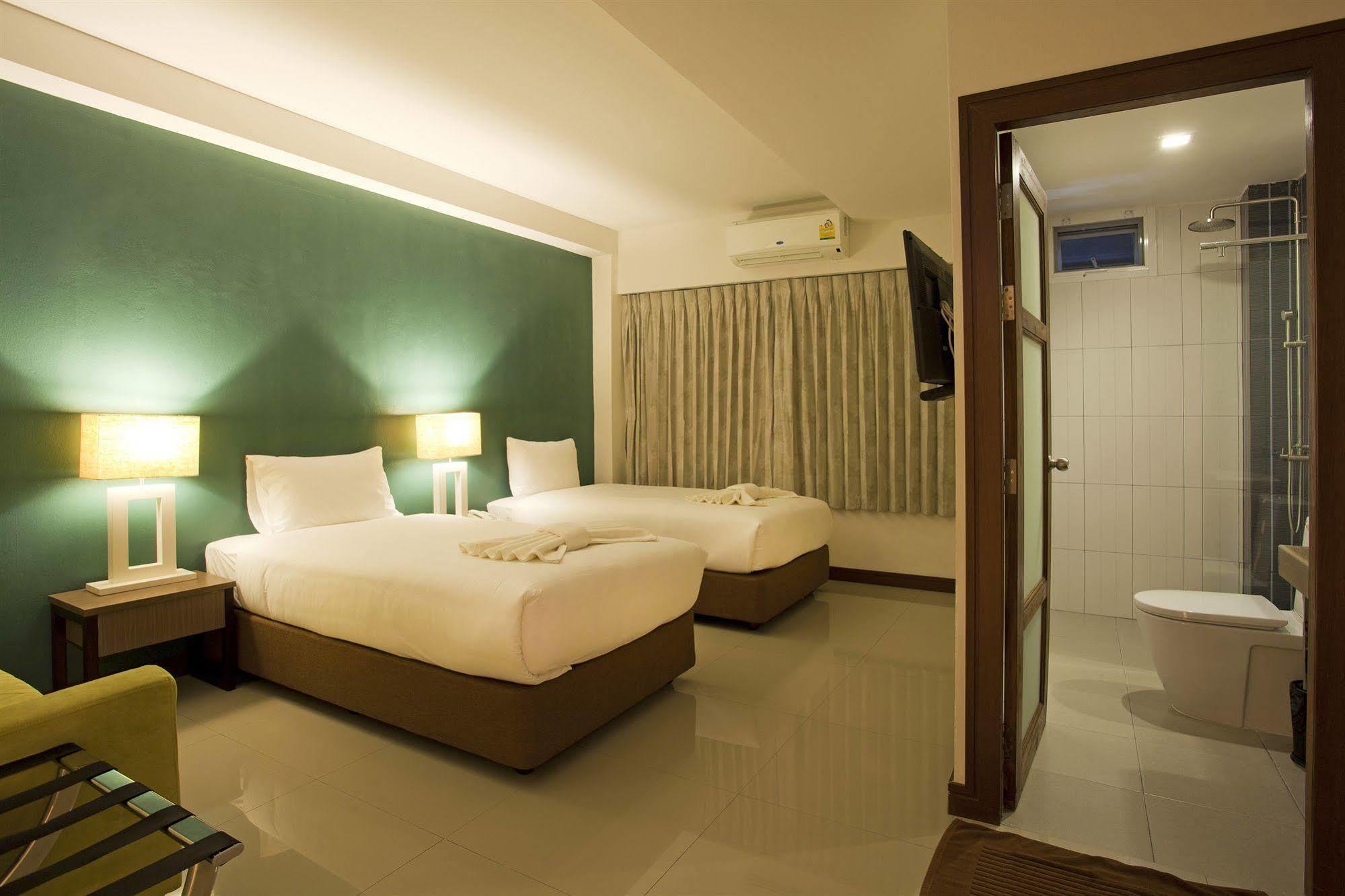 Wiz Hotel Pattaya Exterior foto