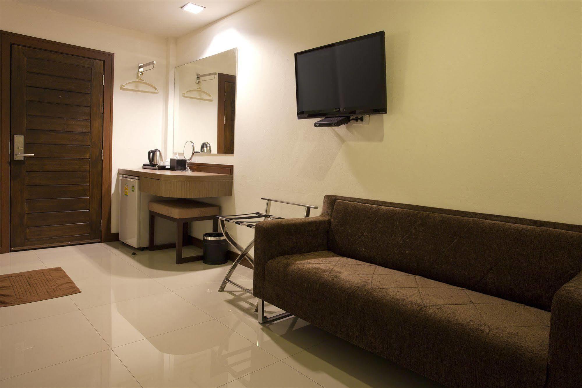 Wiz Hotel Pattaya Exterior foto